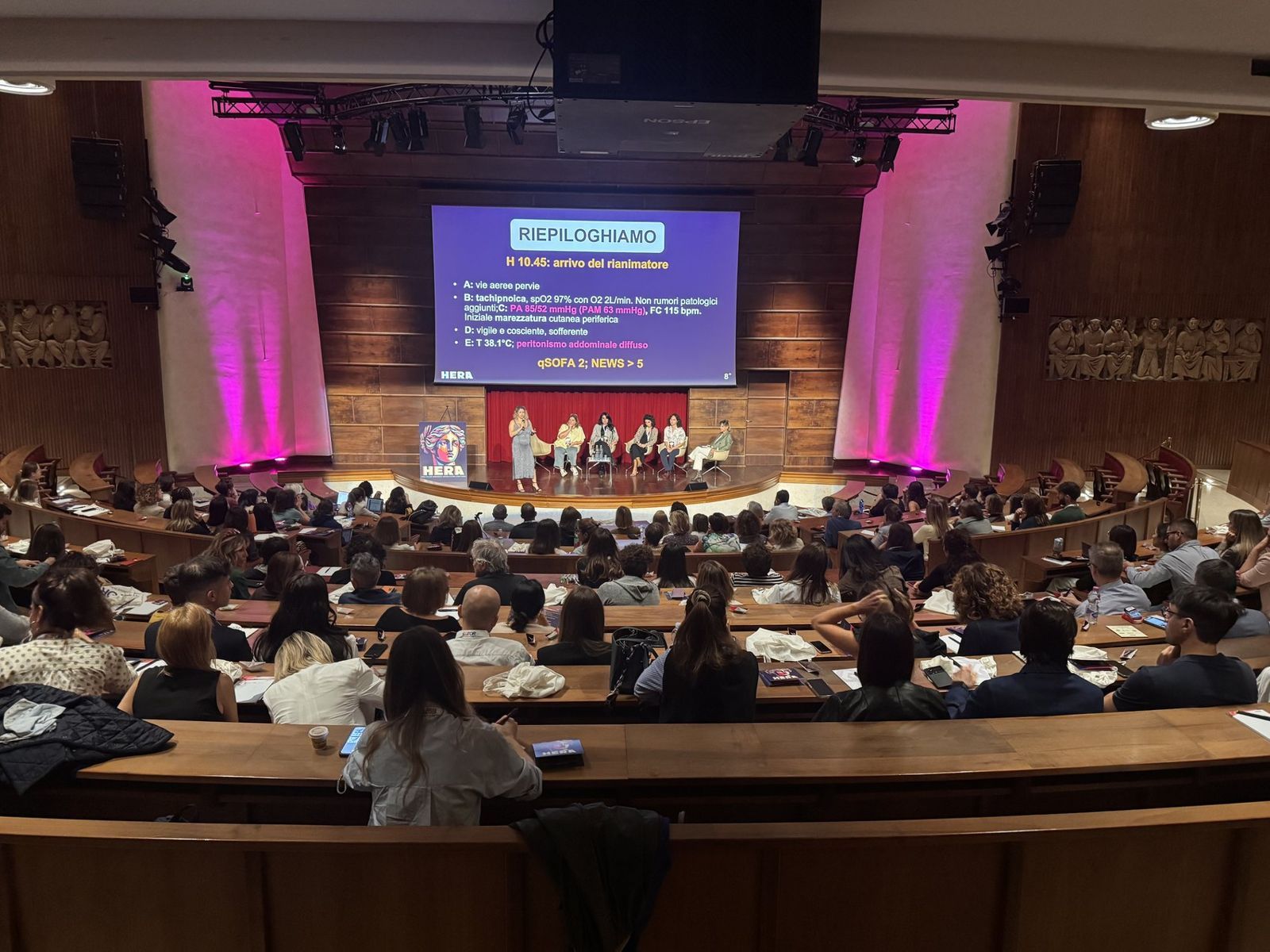La platea del congresso HERA durante una sessione